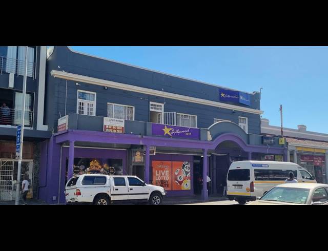 700M² BUILDING FOR SALE IN WOODSTOCK